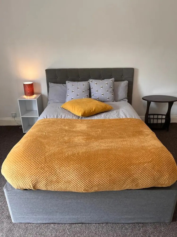 Guesthouse-2br-parking-wifi-toiletriesprovided