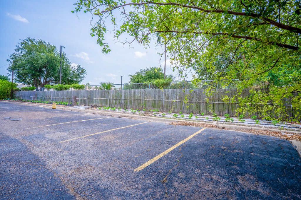 Lone Star Inn & Suites by OYO Harlingen TX