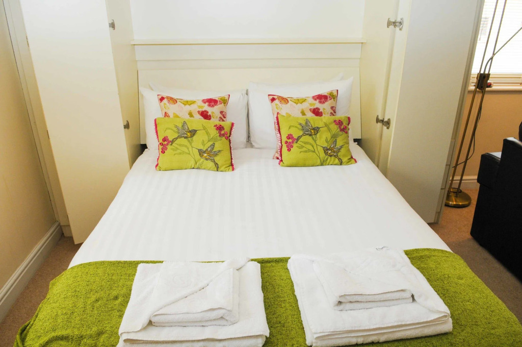 Your Stay Bristol Cotham Lawn