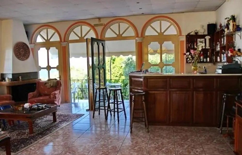 APRAOS BAY HOTEL
