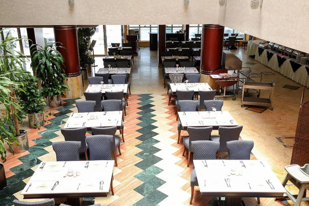 Al Bustan Hotel