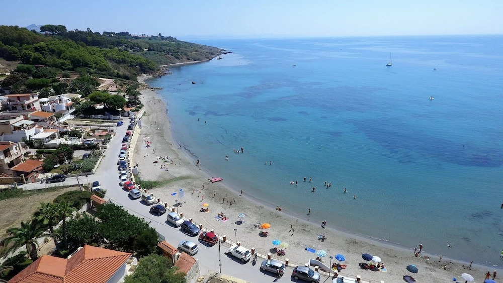 Two Room Apartment Near the Beach 2