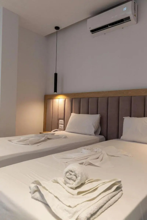 Hotel Monel