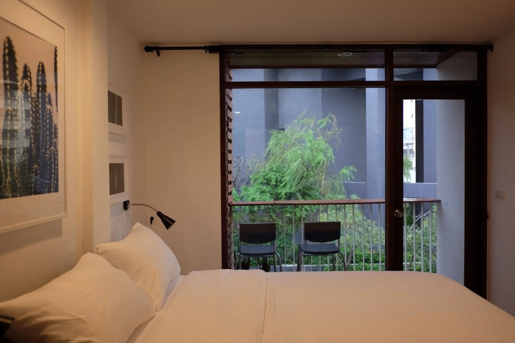 Haus Sathorn 21 Bed and Breakfast
