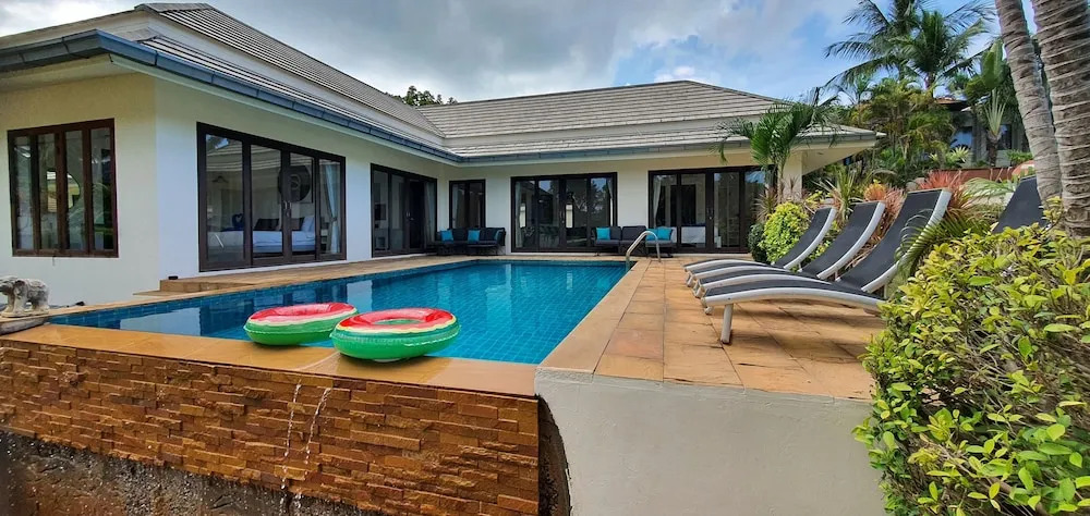 Baan Rattana Pool Villa Near The Center