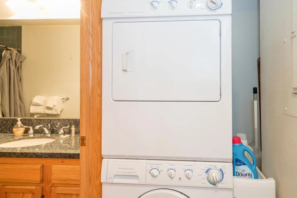 Cimarron Lodge 33 by AvantStay Ski-InSki-Out Property in Complex w Two Hot Tubs
