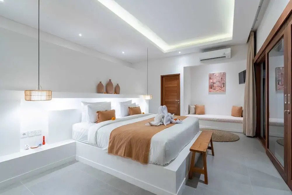 Villa Lounes 1 - Luxury 1BR Villa Walking Distance to the Beach