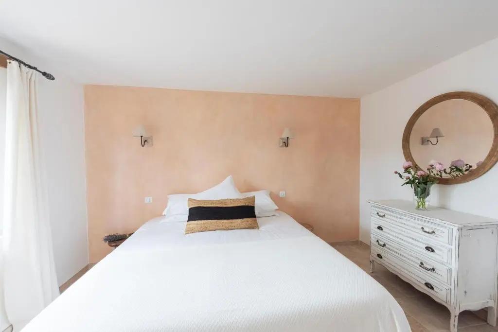 La Petite Ruche, 1 Bedroom Gite in the Luberon (Adults Only)