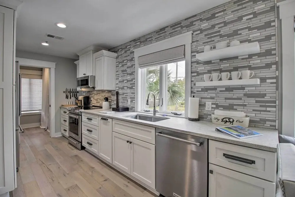 Pet-Friendly Villa with Balcony in Bluffton!