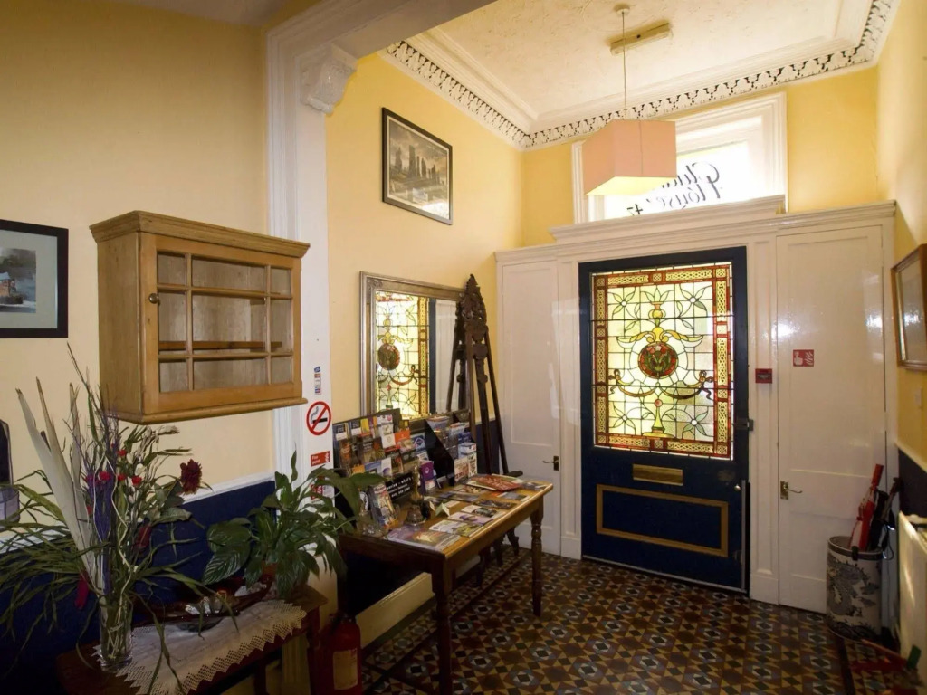 Cluaran House