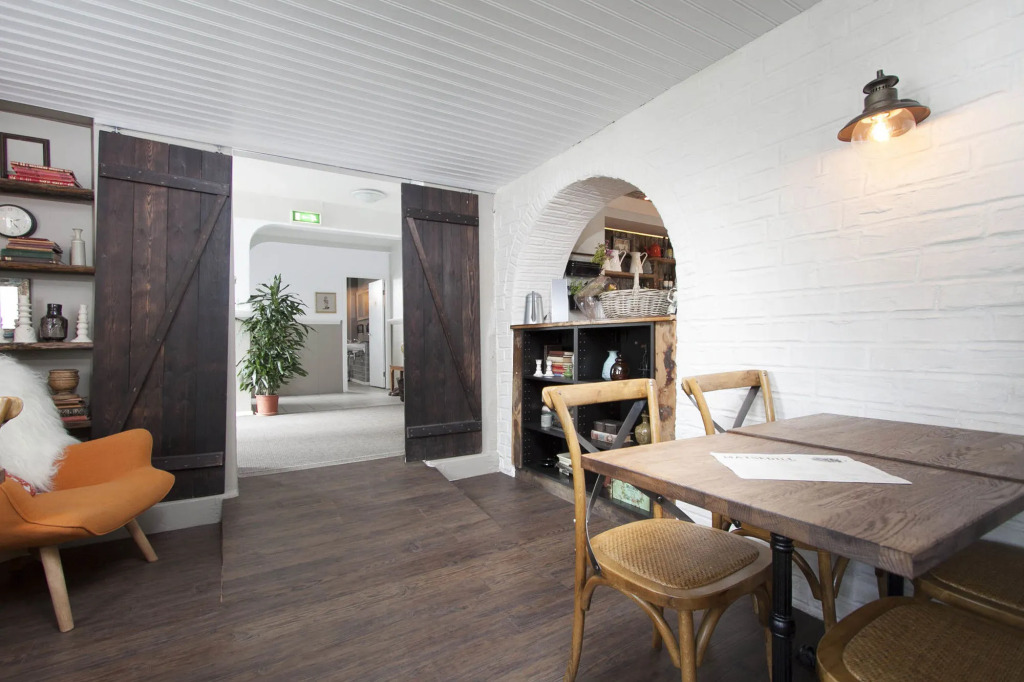 SKYR Guesthouse