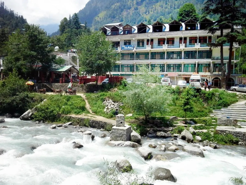 Hotel Satkar Residency - Riverside Old Manali
