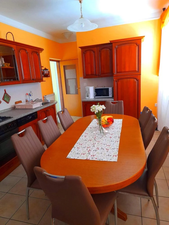Spacious and Sunny Apartment on Island Rab