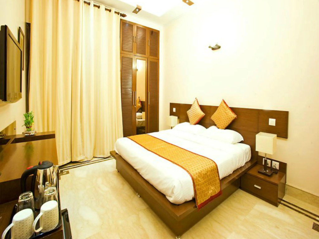 Evergreen Suites
