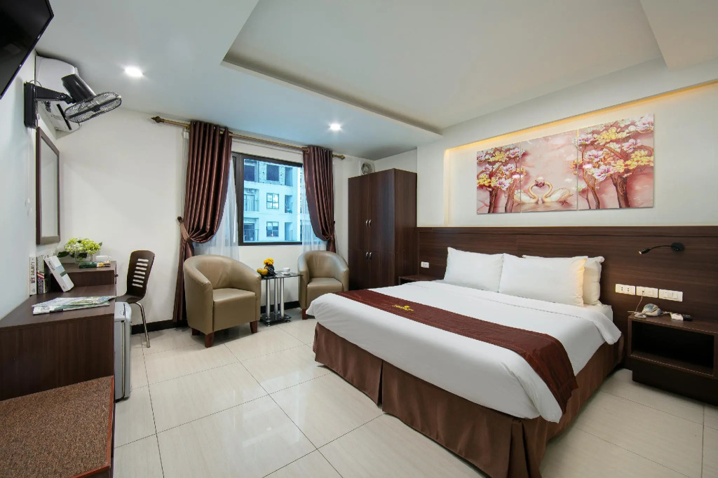 Quang Chung Hotel Le Van Thiem