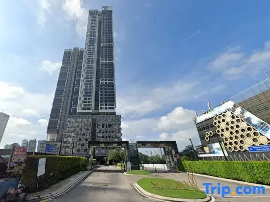 Sky 88 Highfloor Cityview Couple Suites near KSL | Studio