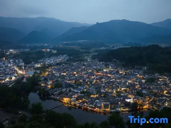 Yue Ji · See Bluestone · Century-old House · Original Qing Song style homestay