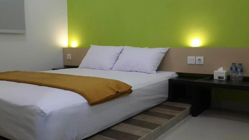 Save Hotel