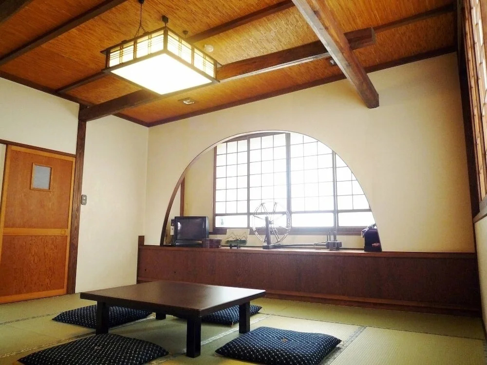 Chuo Hotel 中央ホテル