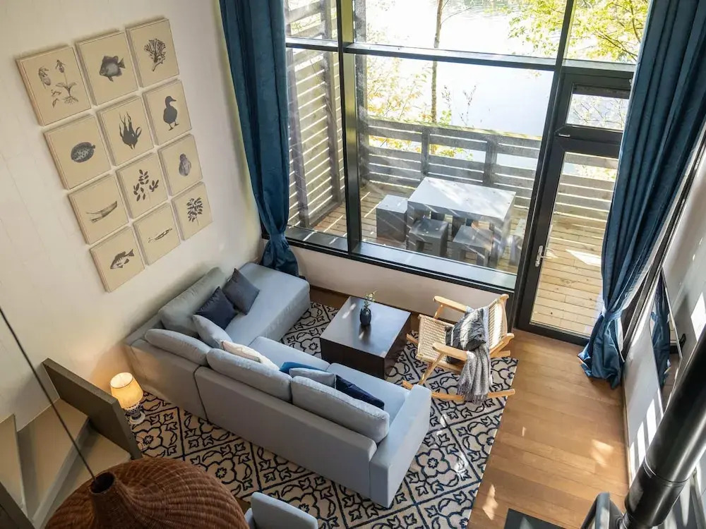 Waterside Elegance Sky Pad
