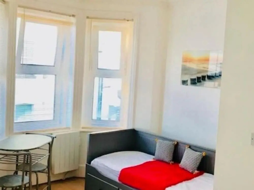 Simplistic Apartment in Bournemouth Near the Sea