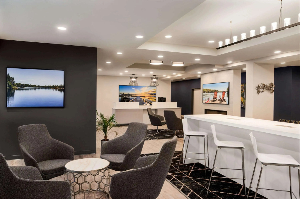 Microtel Inn & Suites by Wyndham Aurora