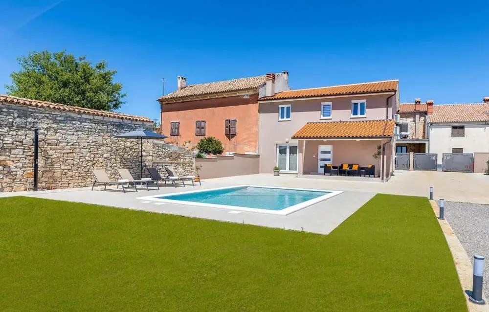 Beautiful Home in Valtura With Outdoor Swimming Pool, Wifi and 3 Bedrooms