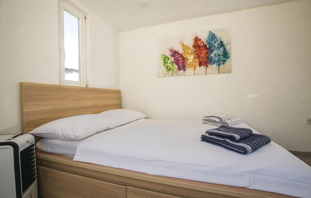 Beautiful Home In Vrboska