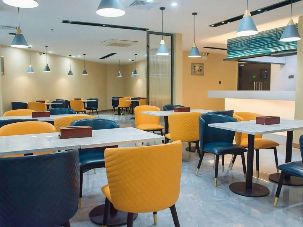 Xingyue Electric Sports Hotel (Dongguan Changping Baihua Times Square Branch)