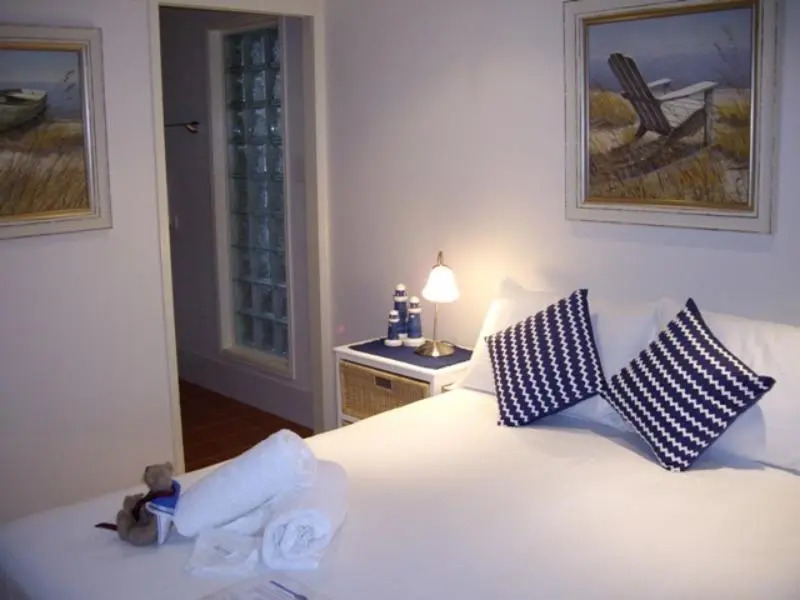 Alexander Lakeside Bed & Breakfast