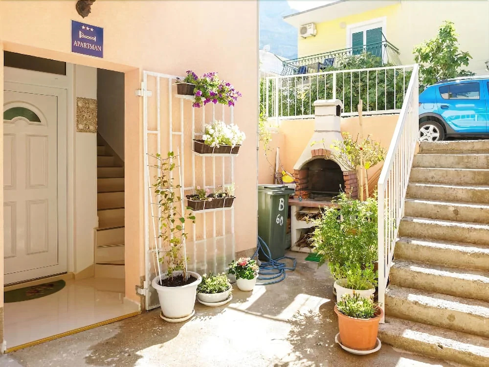 Apartments Jela