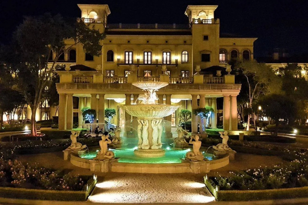 Palazzo Hotel