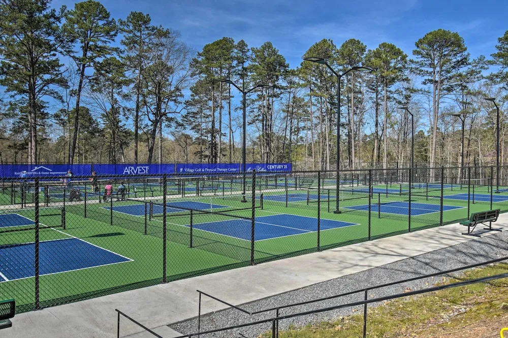 3 Mi to Lake Desoto: Home w/ Furnished Deck!