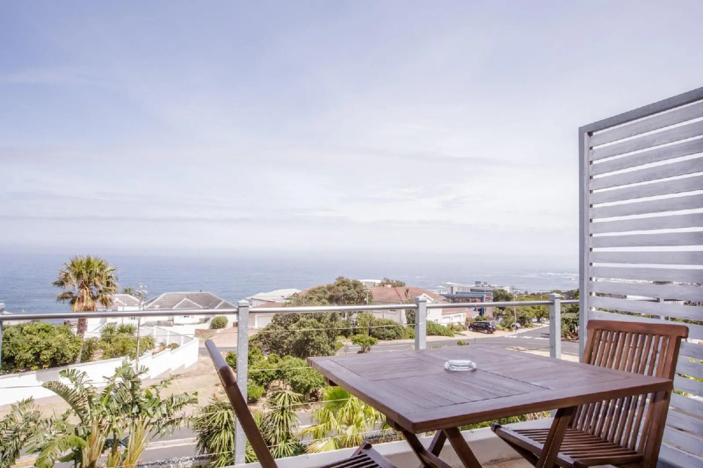 Finchley Guesthouse in Camps Bay
