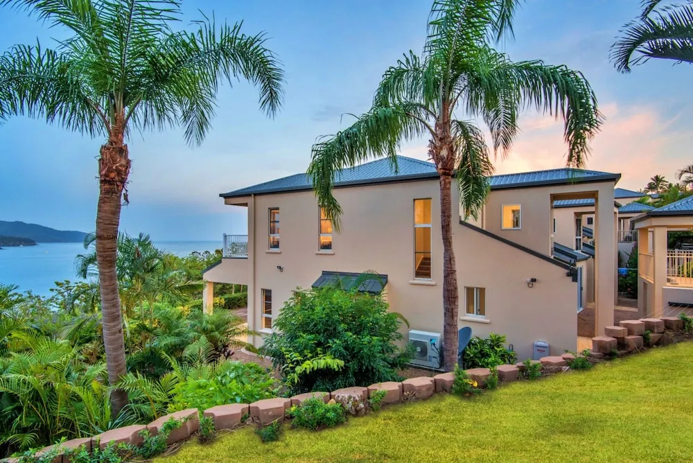 La Bella Waters 1 Wide Reaching Ocean Views And Buggy