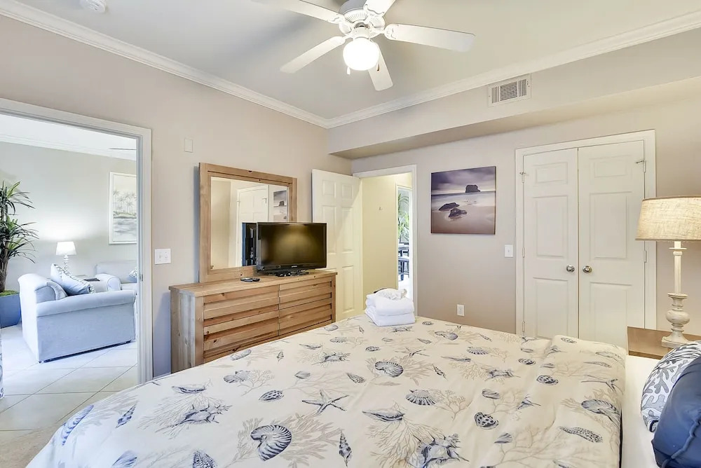 Dawn 813-Poolside Pleasure - 1 Br Condo