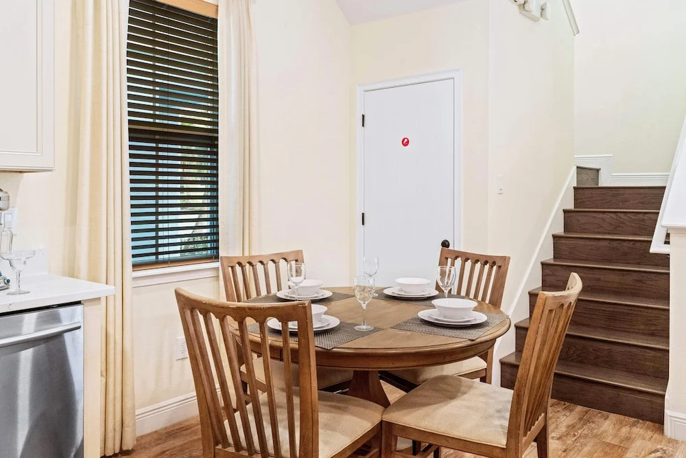 3000 Latitude Lane
