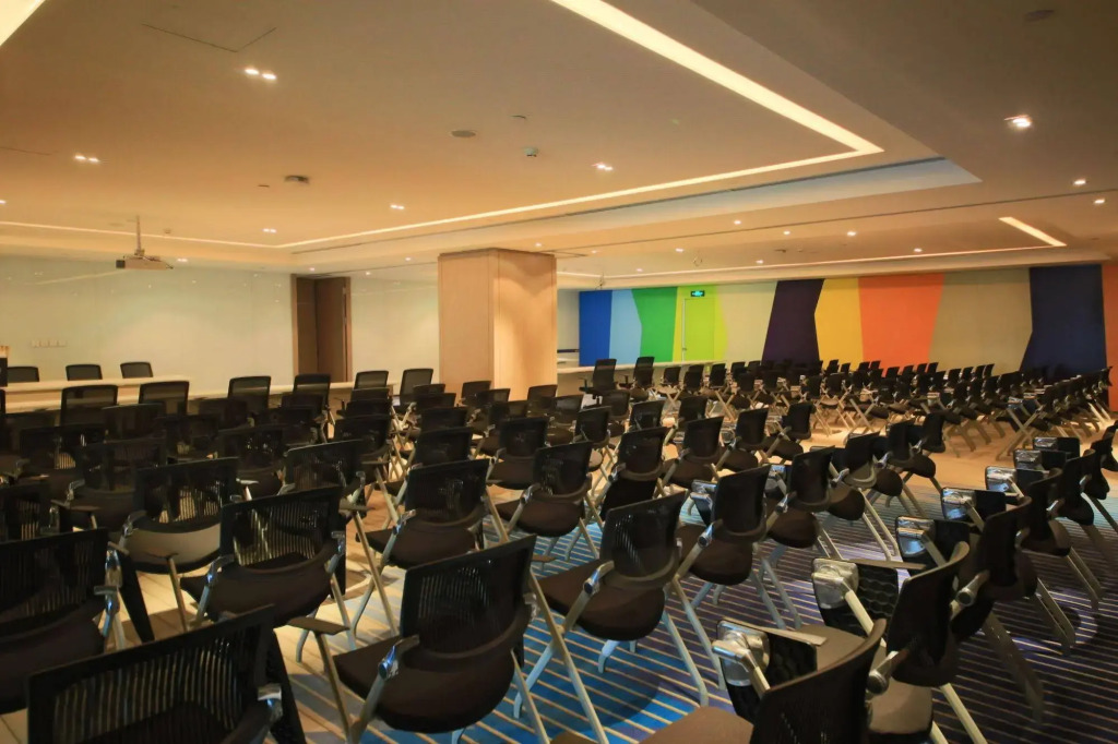 Holiday Inn Express Yingkou Onelong Plaza by IHG