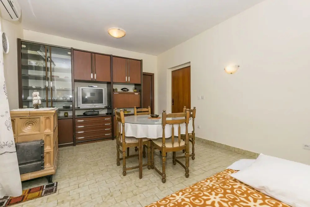 Apartments Zizic