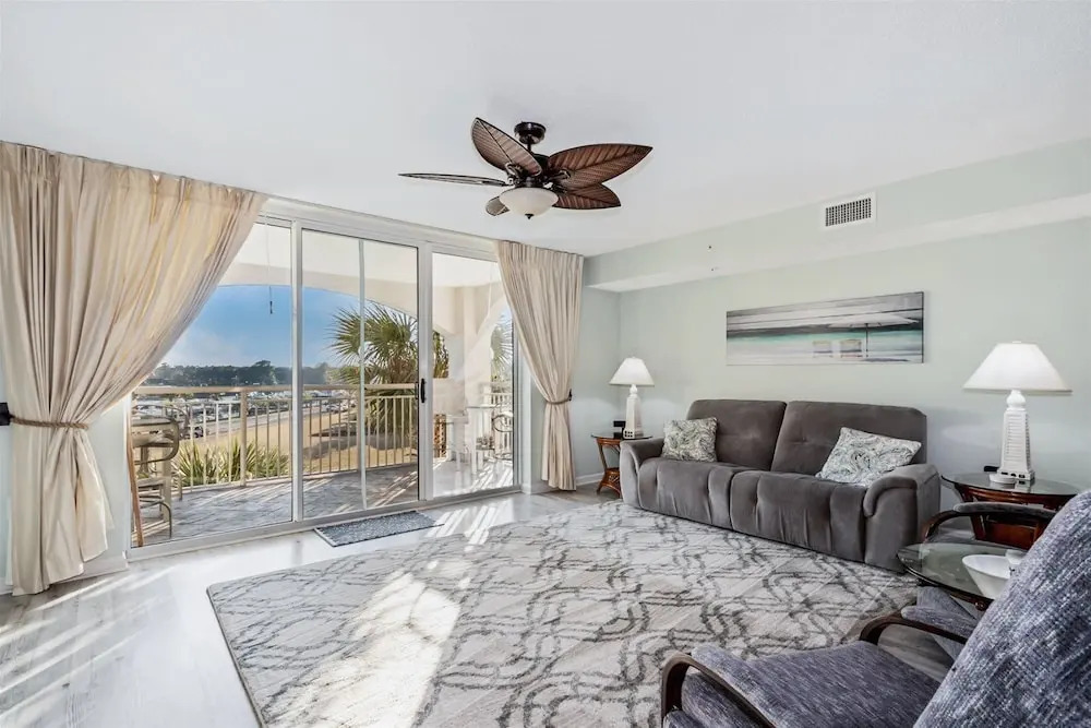 Yacht Club Villas #1-1001