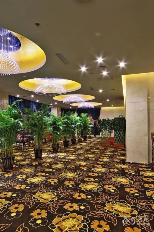 Dandong Jiangbin International Hotel (Yalu River Broken Bridge Scenic Spot Railway Station Branch)