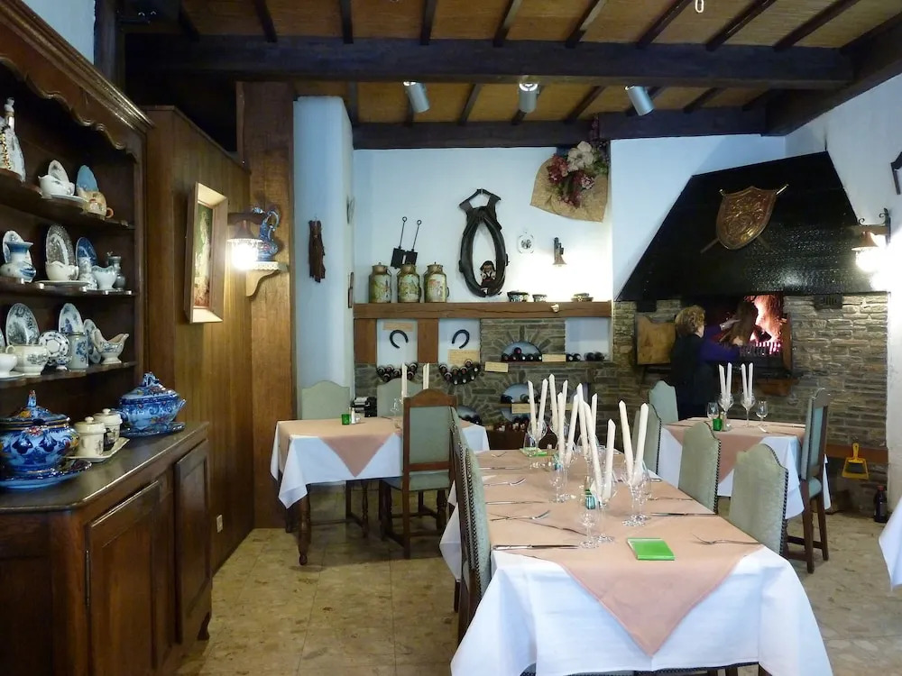 Hotel De France En Gaume