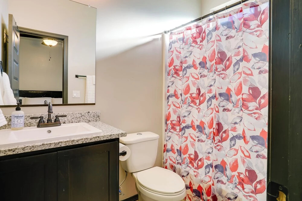 Single-story Apt, 3 Mi to Fort Bliss!