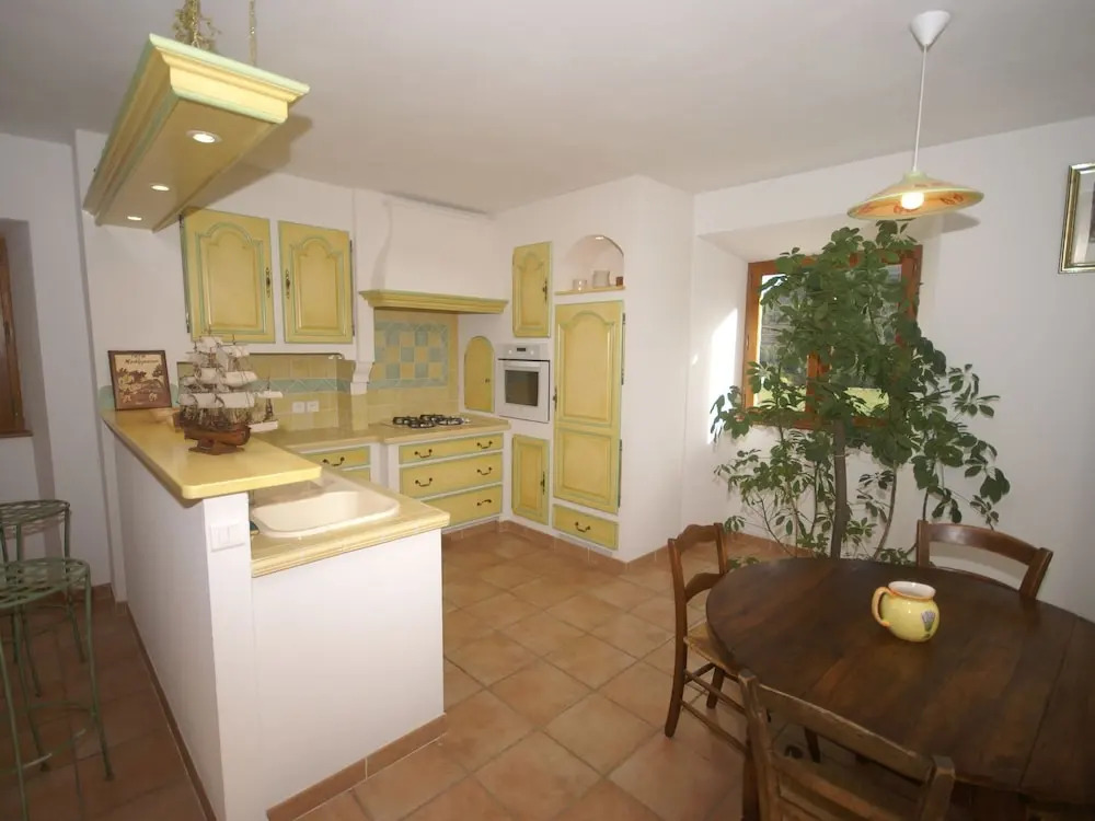 Holiday Home in Les Assions Near Bois de Paiolive