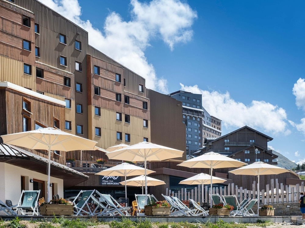 Living for Three in the Heart of Huez