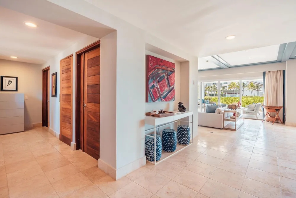 Apt w 2br-beachfront Private Pool in Sotogrande