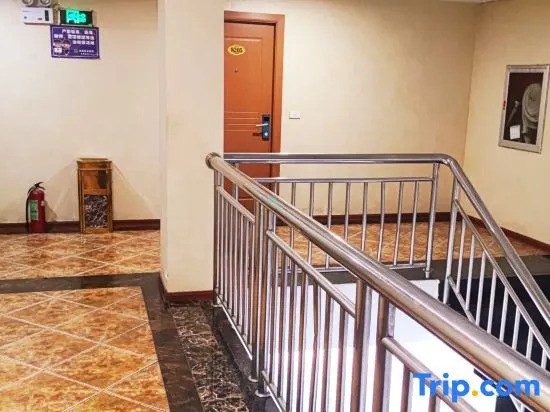 Longgang Honggang Business Hotel