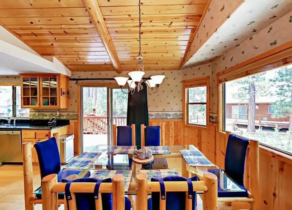 Teakwood Cozy Wood Cabin with Fireplace