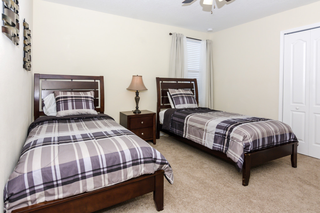 Deluxe 7Bd with Pool Close to Disney   CG 1406
