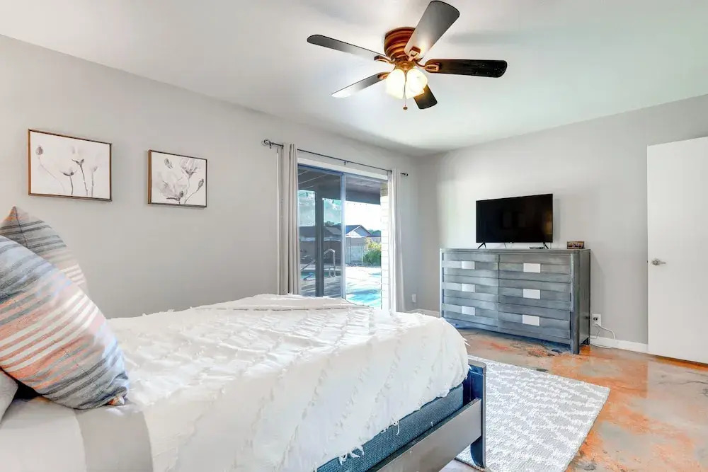 5 Mi to Asu: Tempe Home w/ Heated Pool & Fire Pit